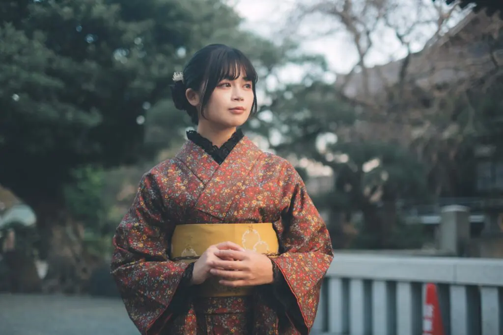 物入れ　着物入れ　古道具　アンティーク　レトロ　大正時代　大正ロマン　ビンテージ 和洋折衷 レトロ 古着 大正ロマン 浪漫 銘仙 アンティーク